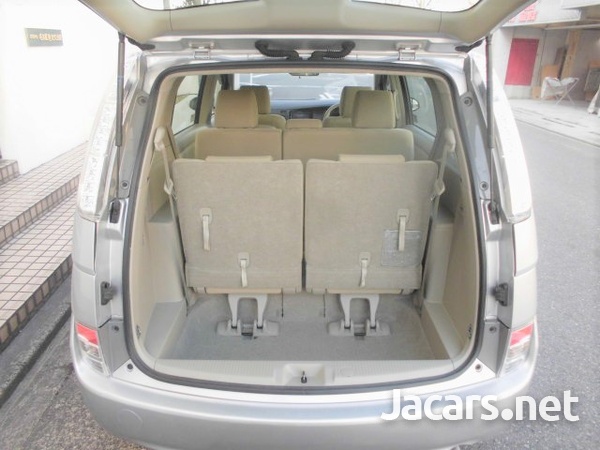 Toyota Isis 1,8L 2016-9