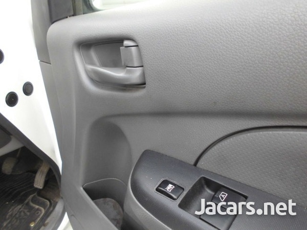 2017 Nissan Caravan NV350-7