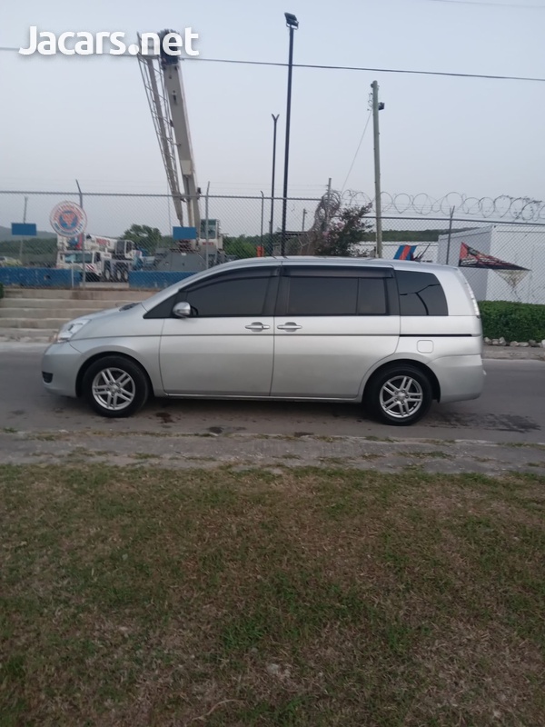 Toyota Isis 1,8L 2012-5