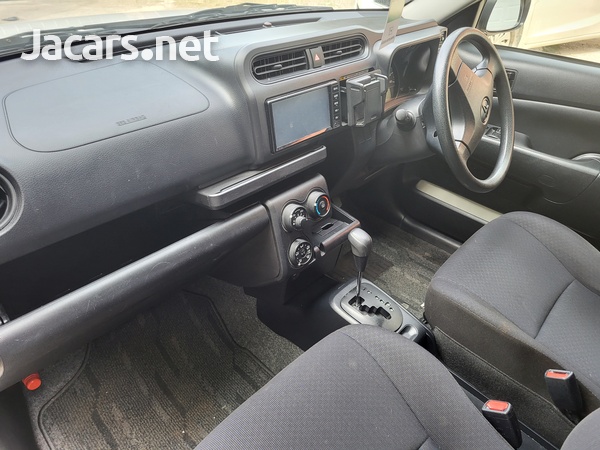 Toyota Probox 1,5L 2016-1