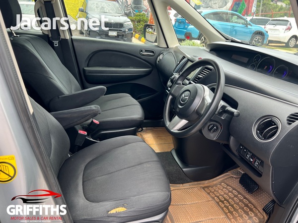 Mazda Biante 2,0L 2011-6