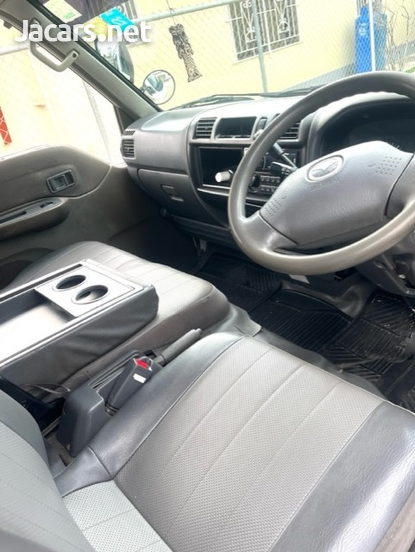 Mazda Bongo 1,8L 2010-5