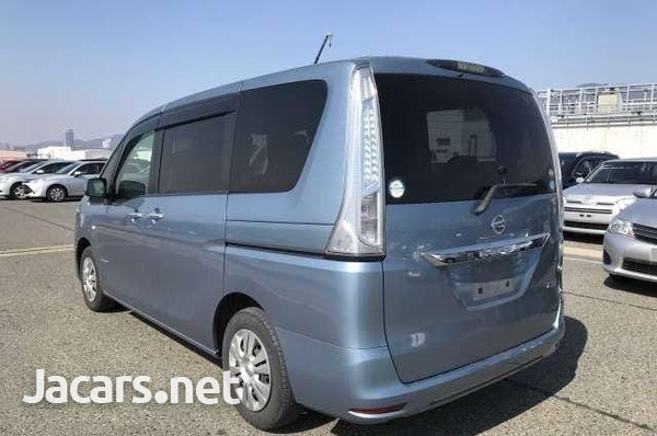 Nissan Serena 2,0L 2013-3