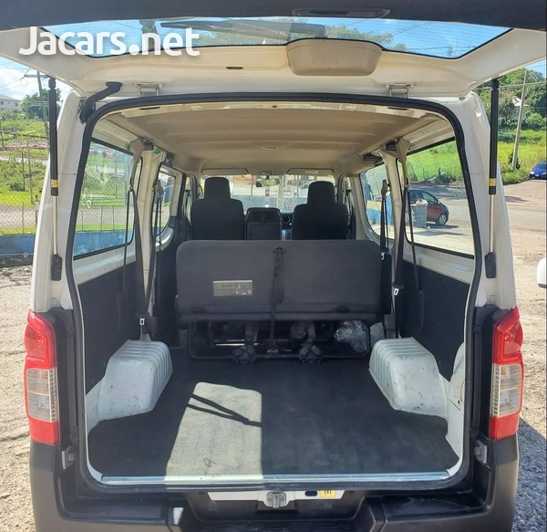 Nissan Caravan 2,5L 2015-6