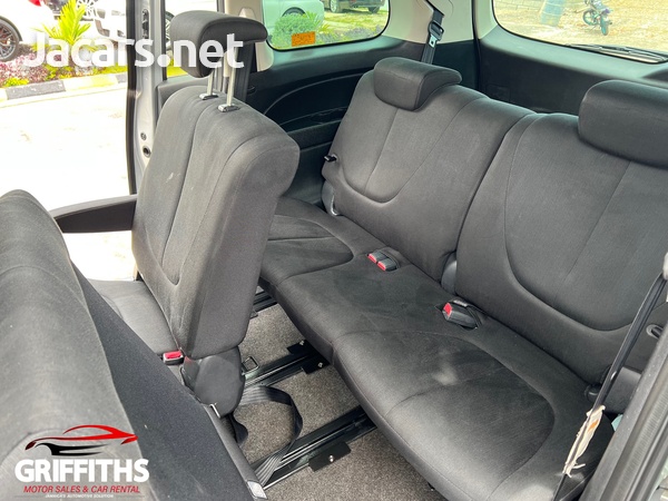 Mazda Biante 2,0L 2011-7