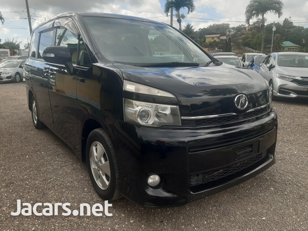 Toyota Voxy 2,0L 2013-2