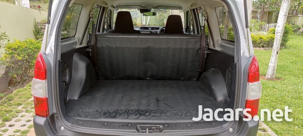 Toyota Probox 1,5L 2017-10