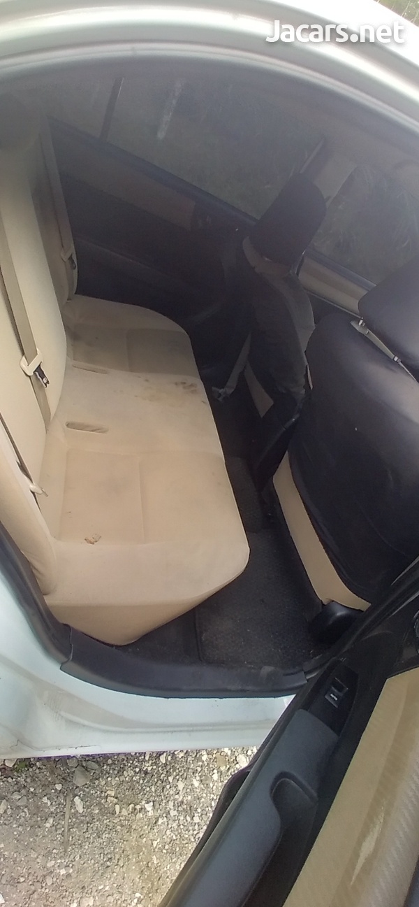 Toyota Axio 1,5L 2014-6