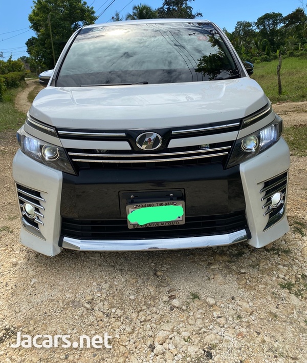 Toyota Voxy 2,5L 2014-1
