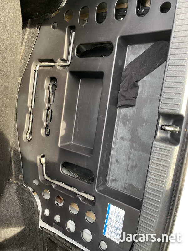 Toyota Mark X 2,5L 2015-4