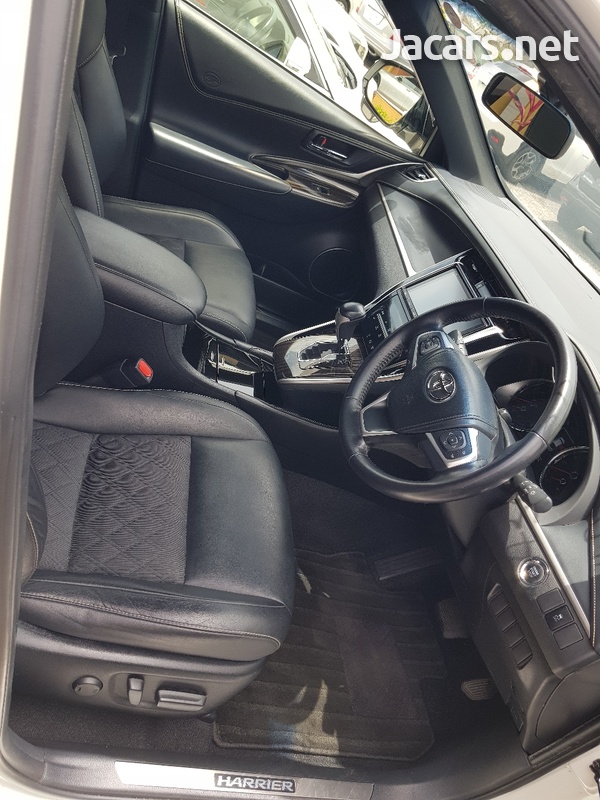 Toyota Harrier 2,0L 2016-5