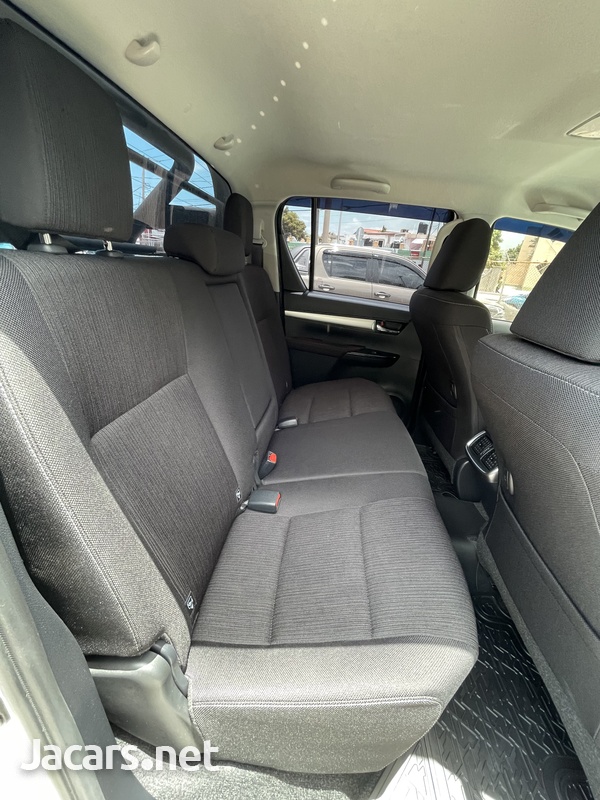 Toyota Hilux 2,8L 2022-7