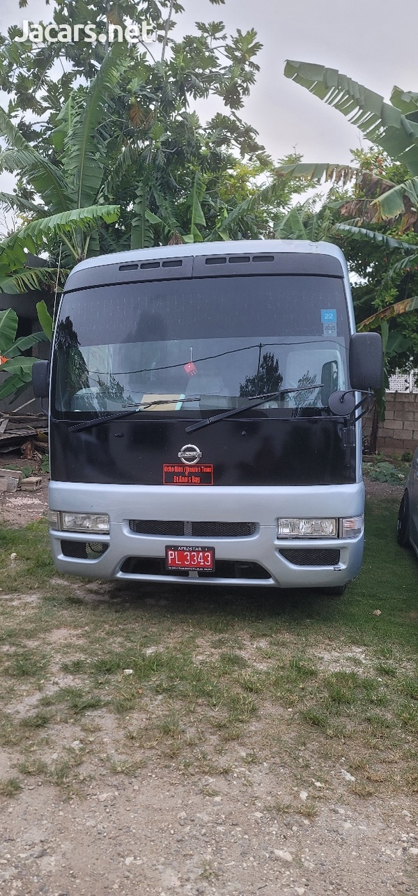 2011 Nissan Civilian-1