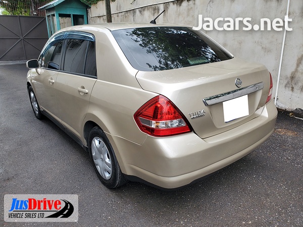Nissan Tiida 1,5L 2010-4