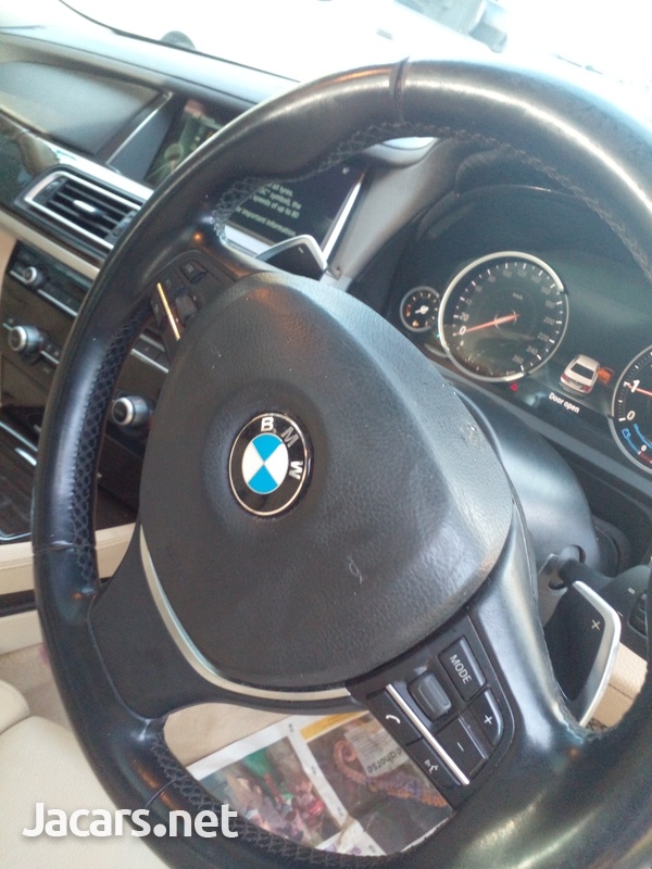 BMW 7-Series 3,0L 2015-11