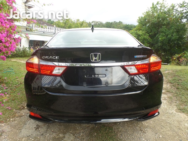 Honda Grace 1,5L 2015-7