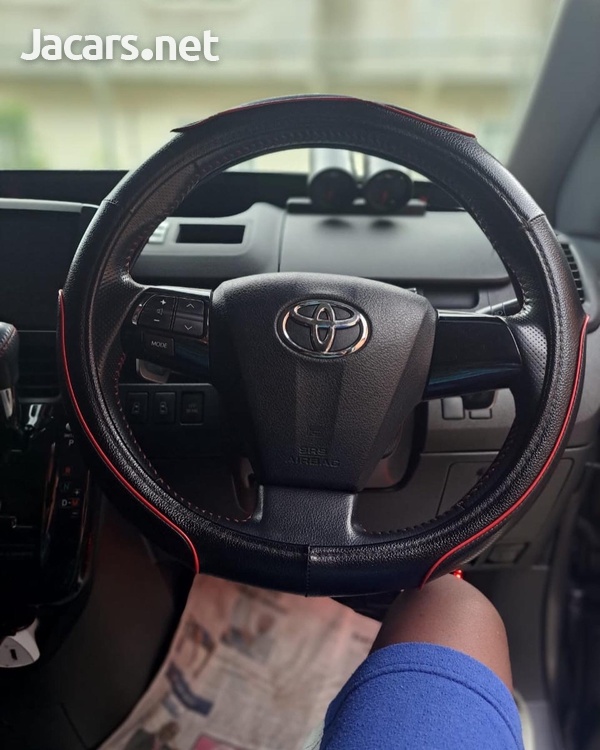 Toyota Noah 2,0L 2012-2