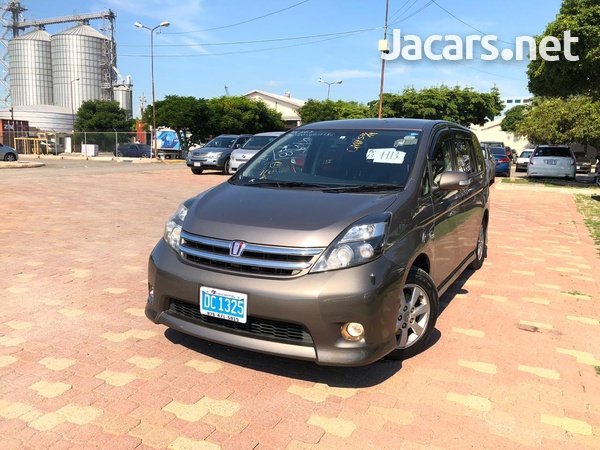 Toyota Isis 1,6L 2010-1