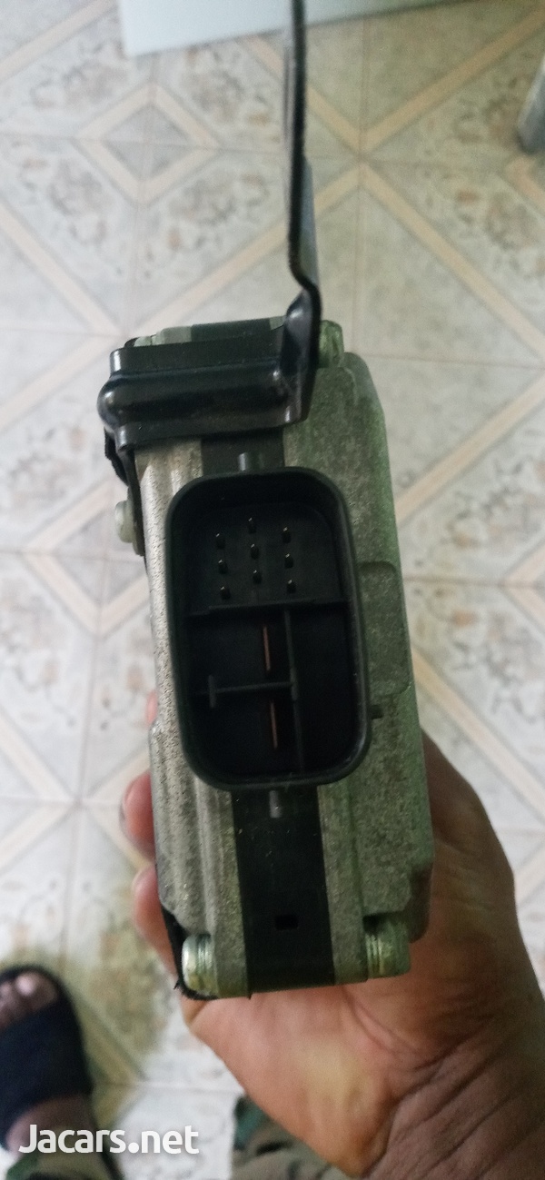 Lexus IS250 power steering module-1