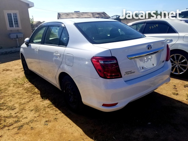Toyota Axio 1,5L 2016-4