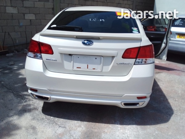 Subaru Legacy 2,5L 2013-5
