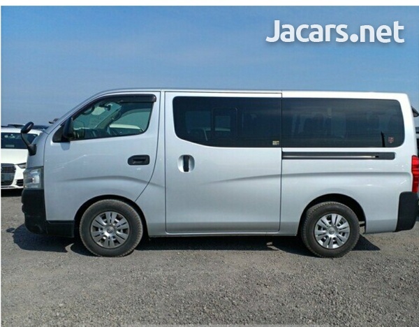2017 NISSAN CARAVAN 10 SEATER-7