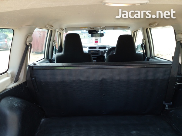 Toyota Probox 1,3L 2017-16