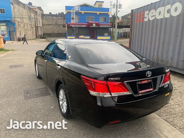 Toyota Crown 2,5L 2014-6