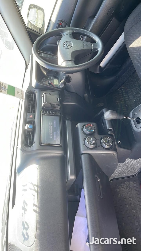 Toyota Probox 1,5L 2016-7