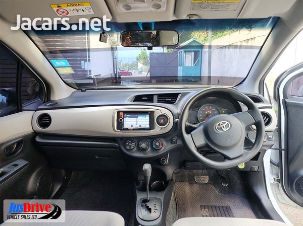 Toyota Vitz 1,3L 2014-7