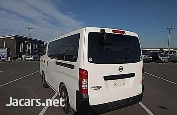 Nissan Caravan 2,0L 2016-3