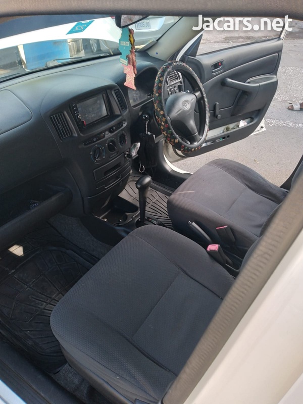 Toyota Probox 1,5L 2014-4