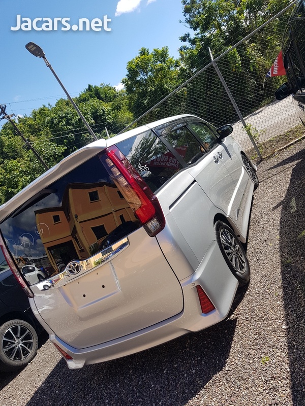 Toyota Noah 2,0L 2014-2