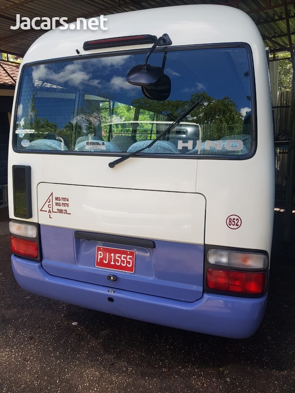 2009 Toyota Hino-2