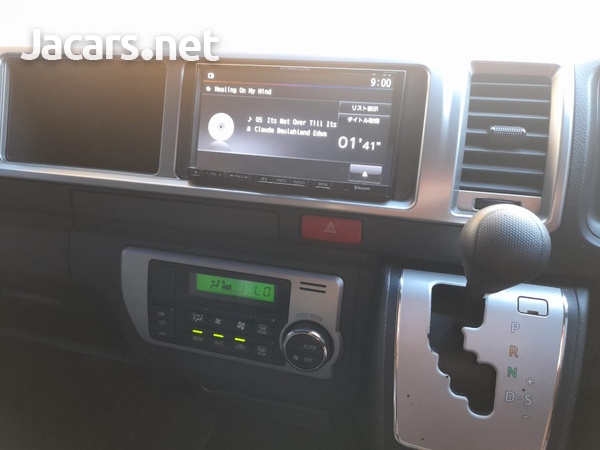 Toyota Hiace 2,5L 2015-7