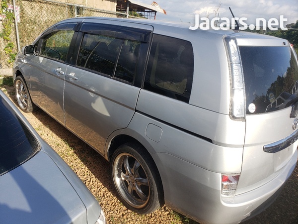 Toyota Isis 1,8L 2012-3
