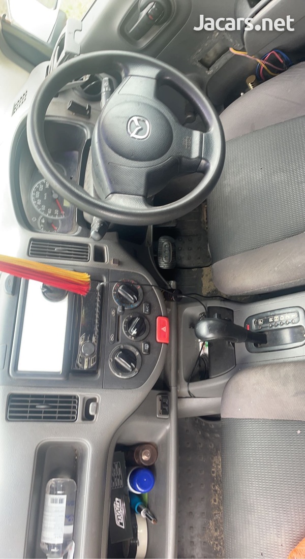 Mazda Familia 1,5L 2010-2