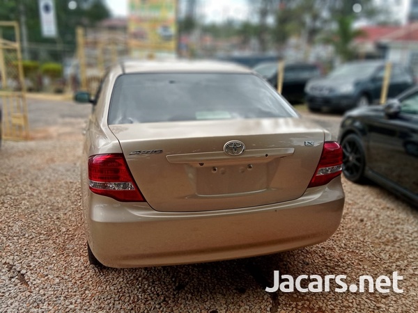 Toyota Axio 1,5L 2011-3
