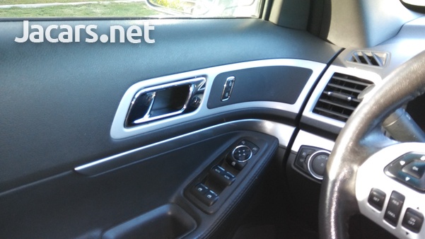Ford Explorer 3,5L 2013-8