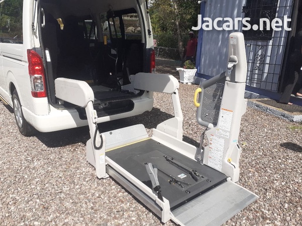 Toyota Hiace 2,0L 2014-7