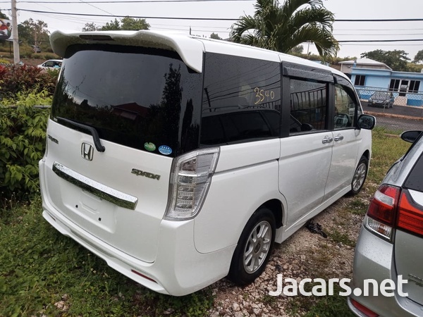 Honda Stepwgn Spada 2,0L 2014-2