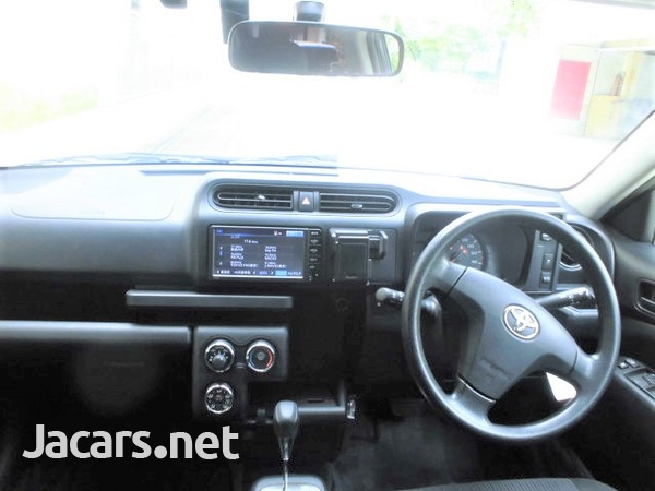 Toyota Probox 1,5L 2016-8