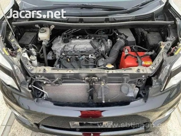 Toyota Voxy 2,0L 2013-8