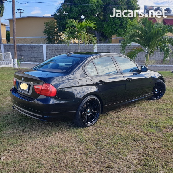 BMW 3-Series 2,0L 2011-4