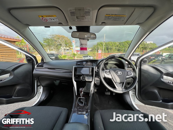 Toyota Premio 1,8L 2017-9