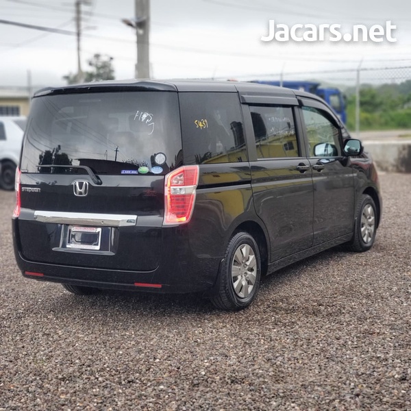 Honda Stepwgn 2,0L 2014-7