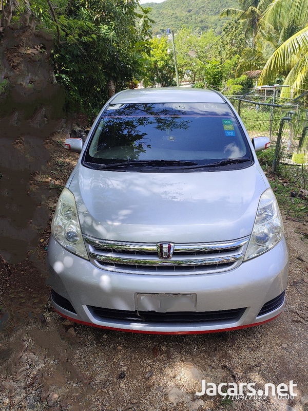 Toyota Isis 1,8L 2010-10