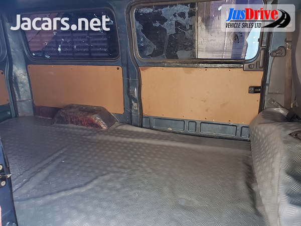 Nissan Caravan 2,0L 2006-8