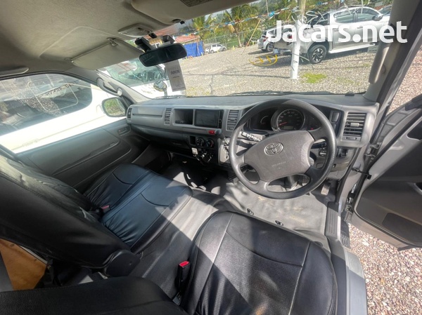 Toyota Hiace 3,0L 2012-8