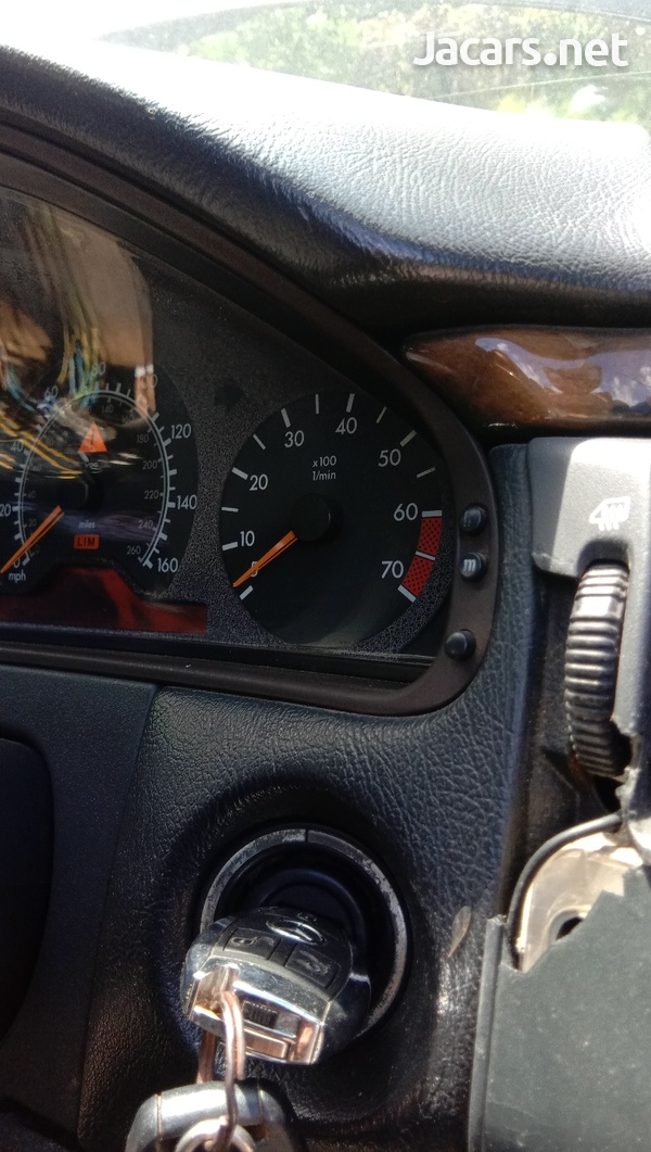 Mercedes-Benz E-Class 2,8L 1999-7